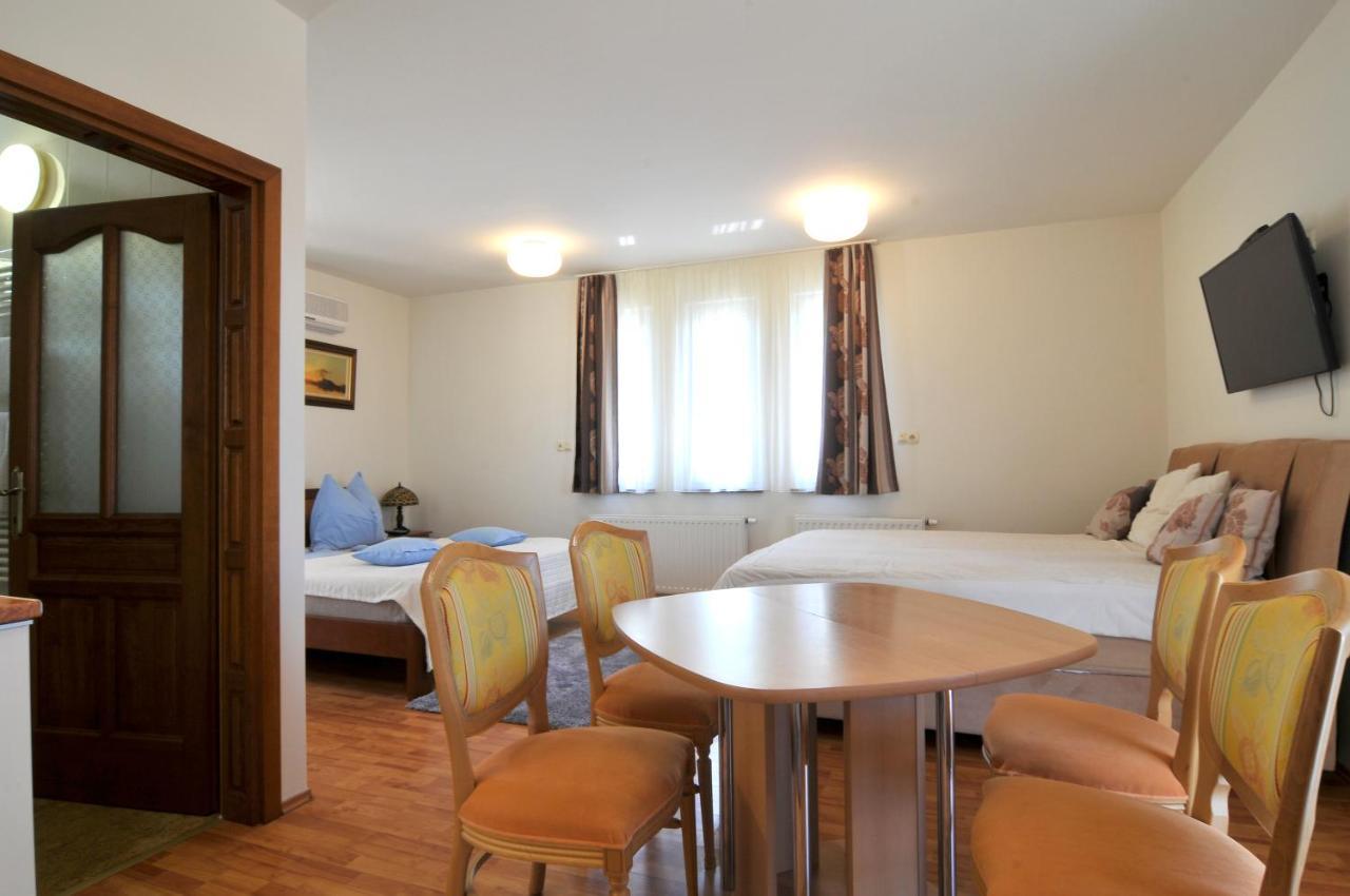 Farkas Apartman Siófok Buitenkant foto