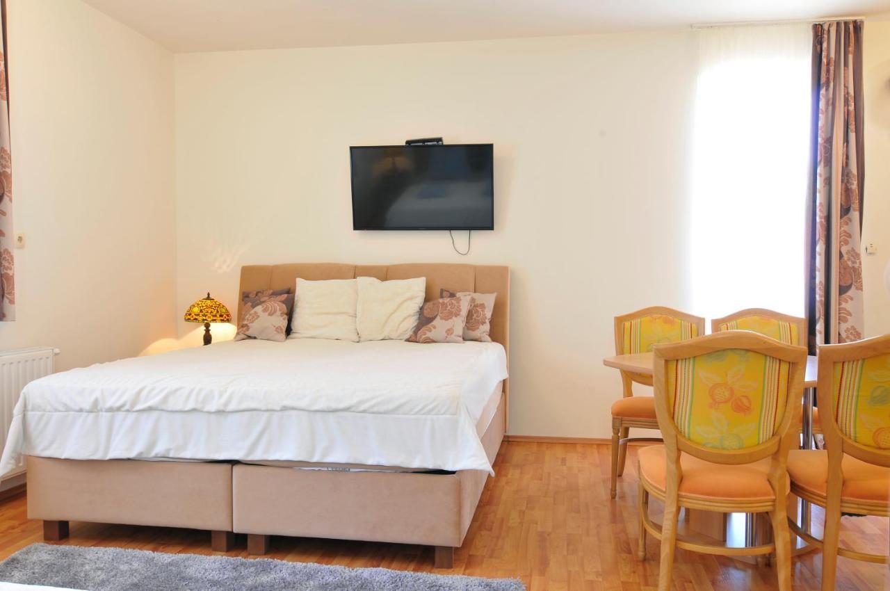 Farkas Apartman Siófok Buitenkant foto
